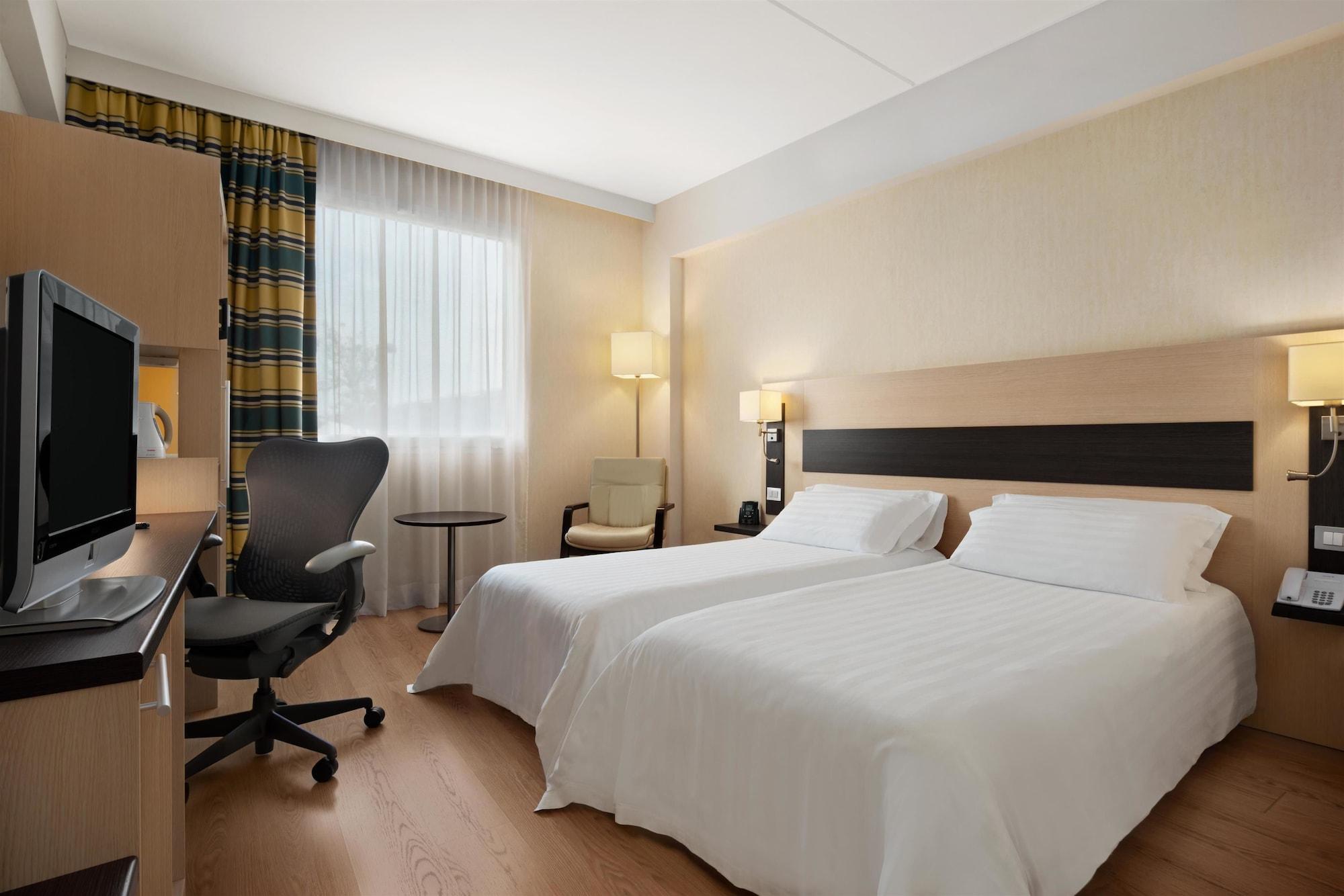 Hilton Garden Inn Rome Airport Fiumicino Ngoại thất bức ảnh