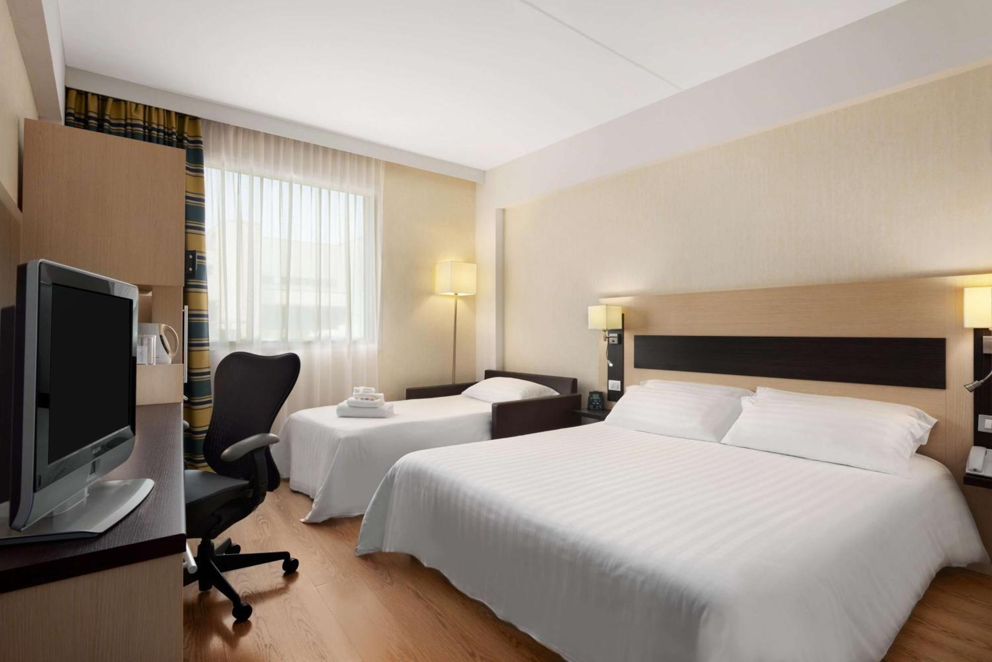 Hilton Garden Inn Rome Airport Fiumicino Ngoại thất bức ảnh