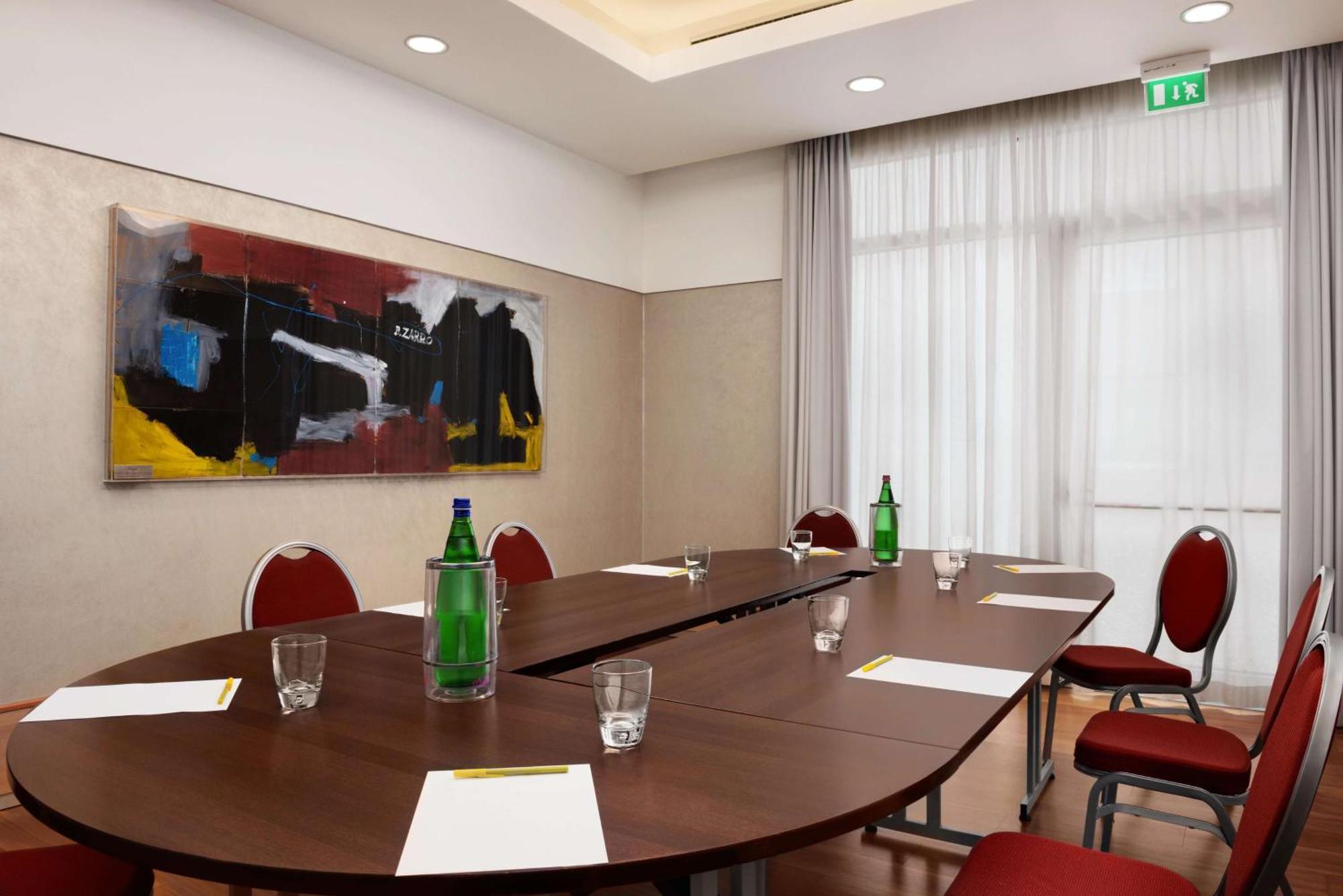 Hilton Garden Inn Rome Airport Fiumicino Ngoại thất bức ảnh