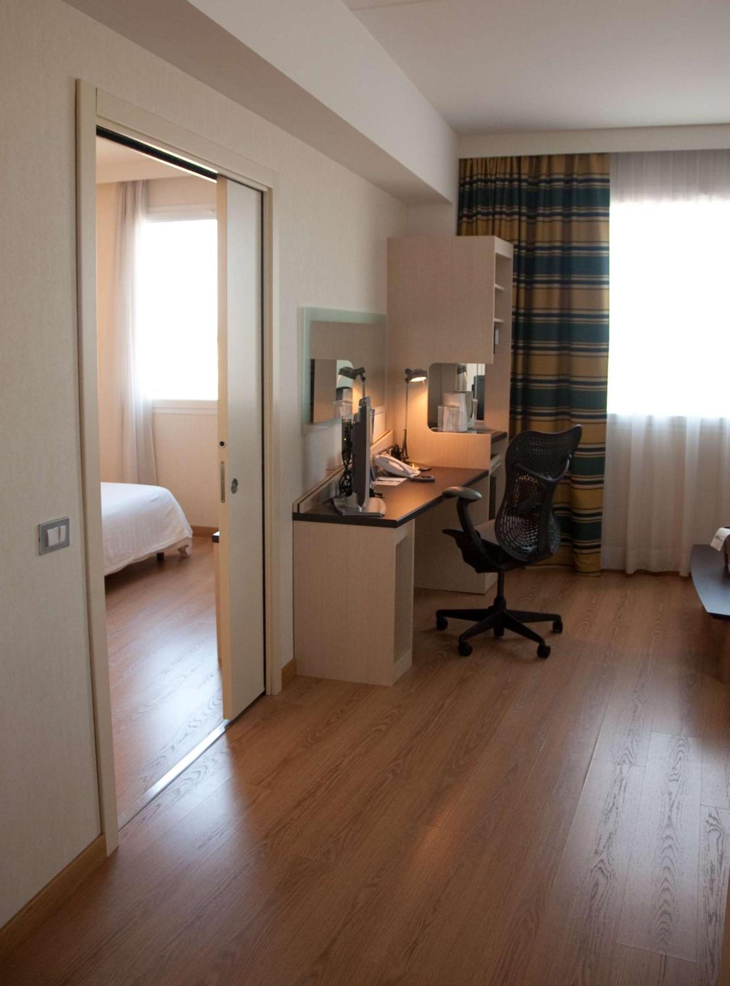 Hilton Garden Inn Rome Airport Fiumicino Ngoại thất bức ảnh